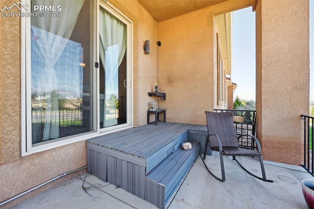 Image 31 of 40: Balcony