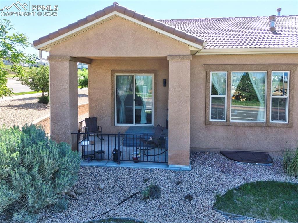 Image 39 of 40: Entry