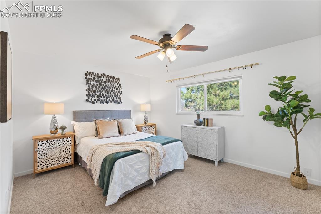 Image 13 of 36: Bedroom