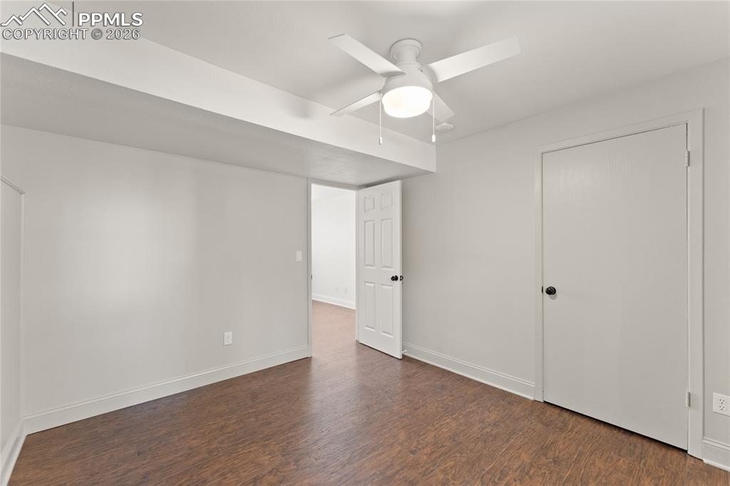 Image 29 of 36: Bedroom