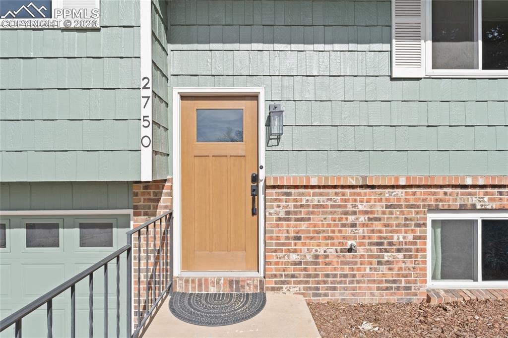 Image 3 of 36: Entry