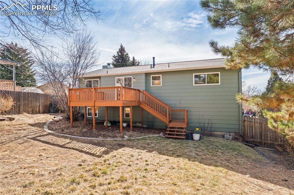 Image 33 of 36: Back of Structure