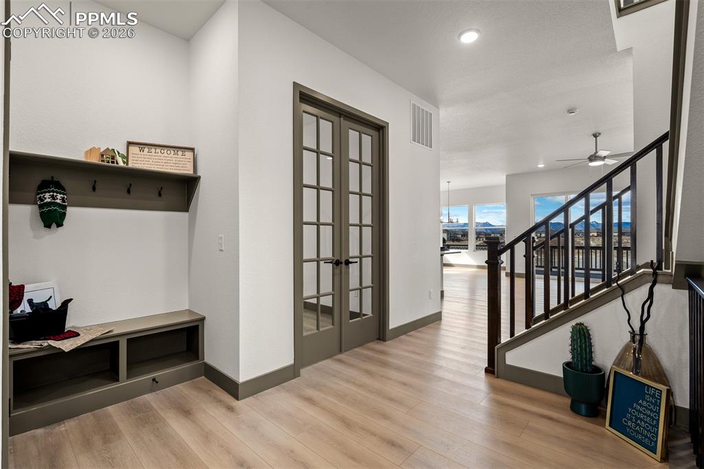 Image 15 of 48: Entrance Foyer