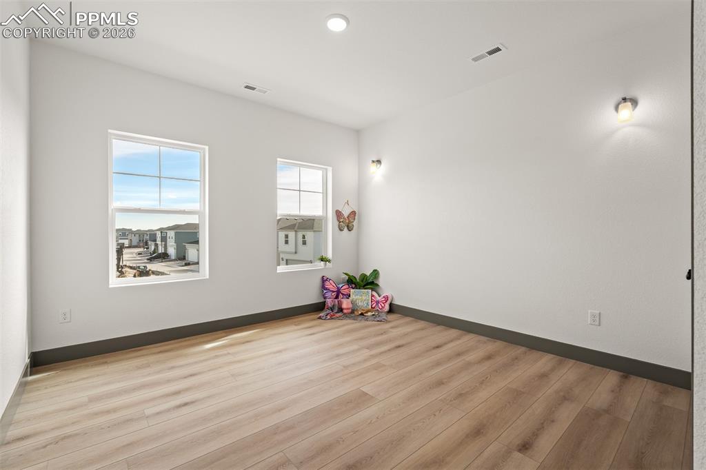 Image 30 of 48: Bedroom