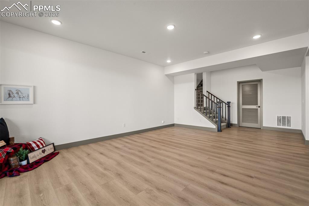 Image 36 of 48: Family Room