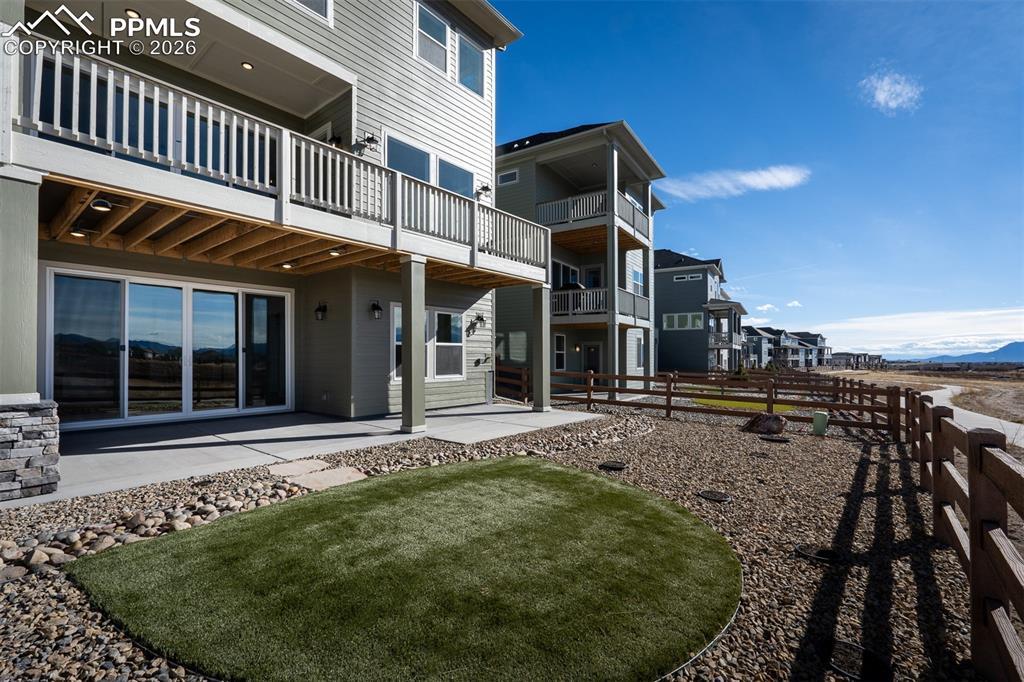 Image 44 of 48: Back of Structure