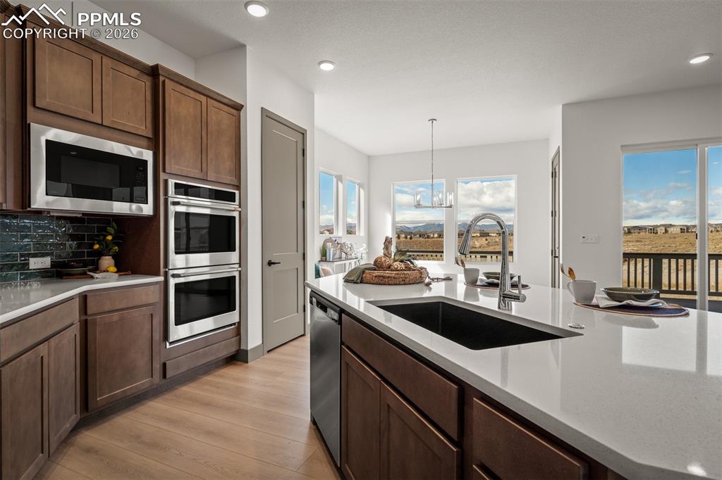 Image 9 of 48: Kitchen