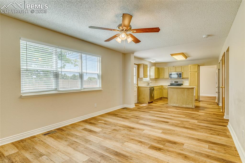 Image 12 of 46: Kitchen