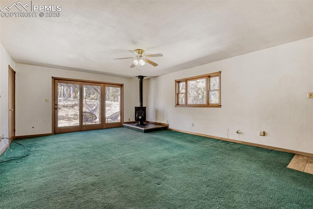 Image 5 of 34: Living Room