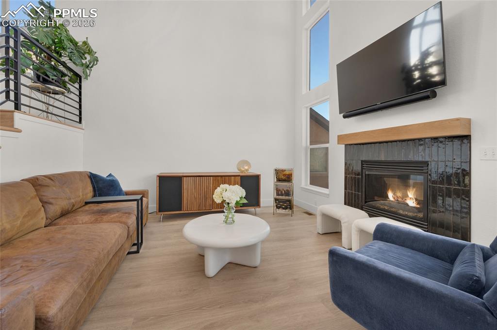 Image 14 of 42: Living Room