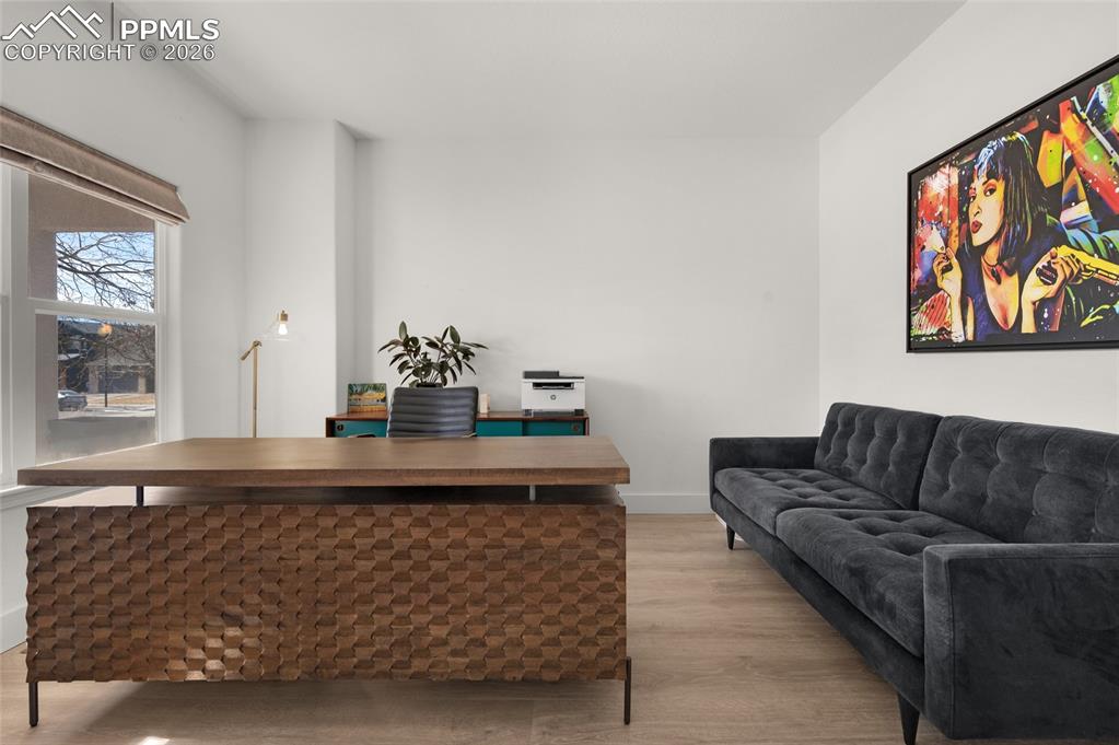 Image 15 of 42: Office