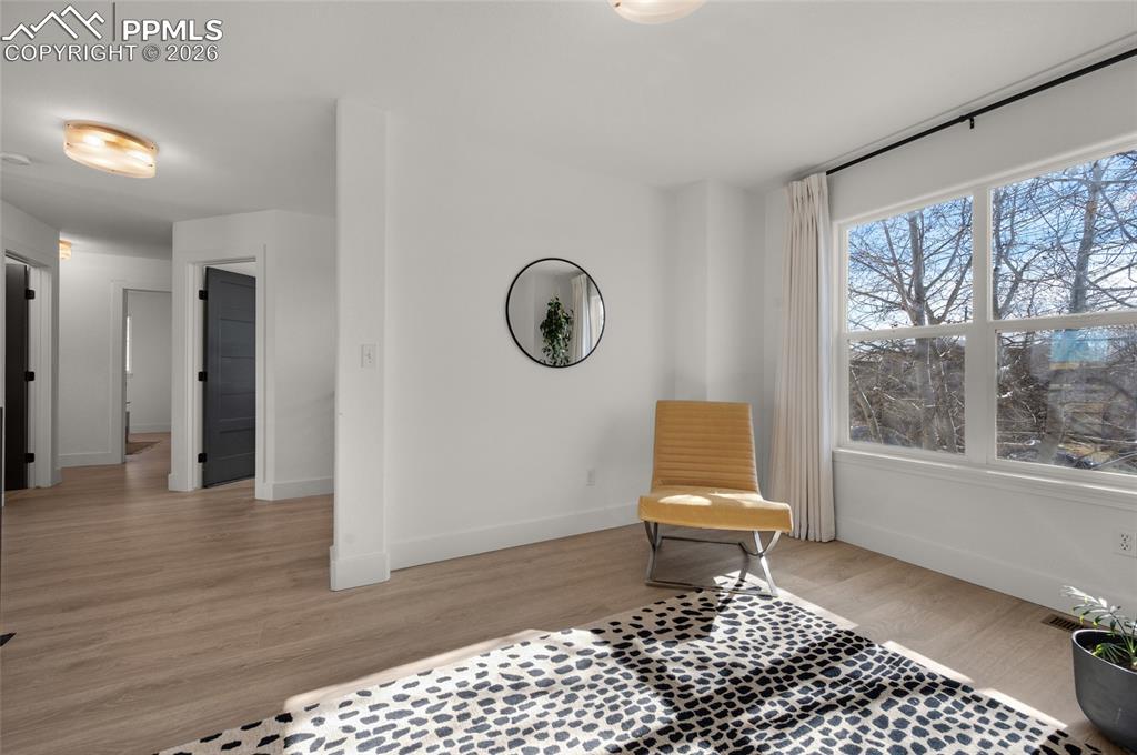 Image 21 of 42: Loft