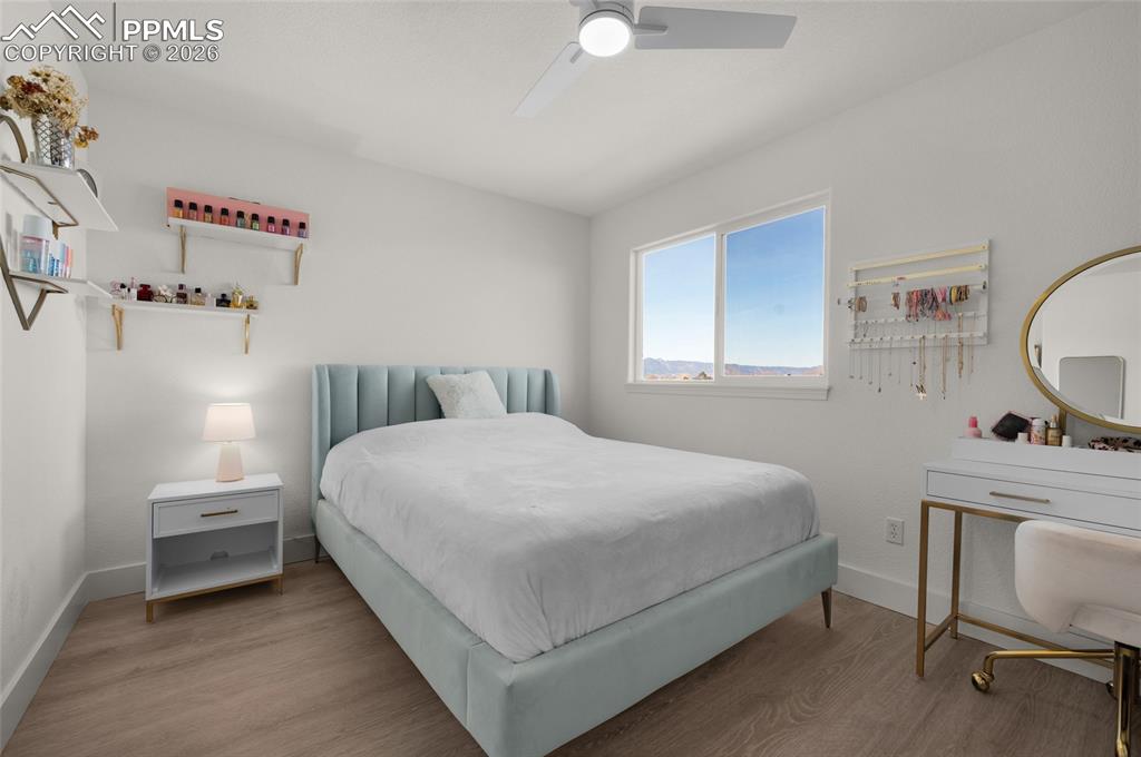 Image 29 of 42: Bedroom