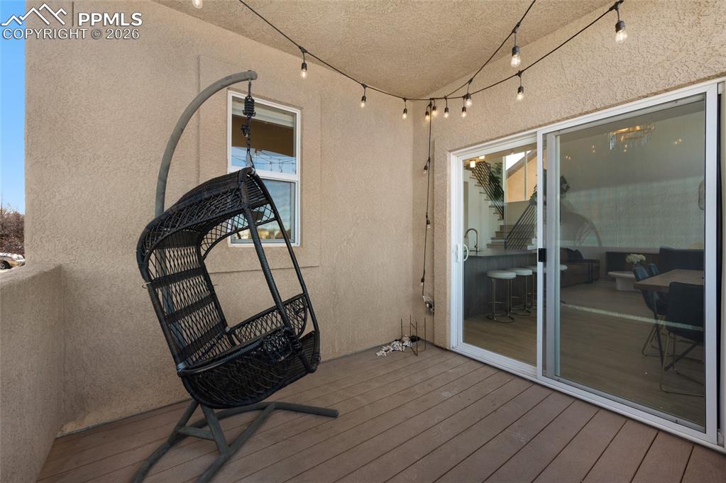 Image 34 of 42: Deck