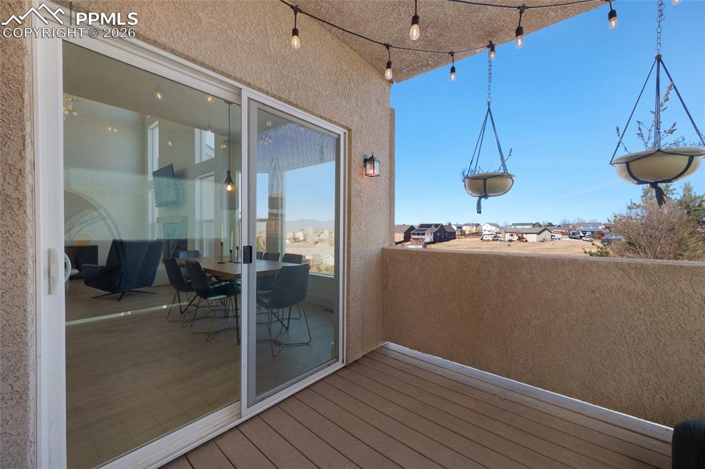 Image 35 of 42: Deck