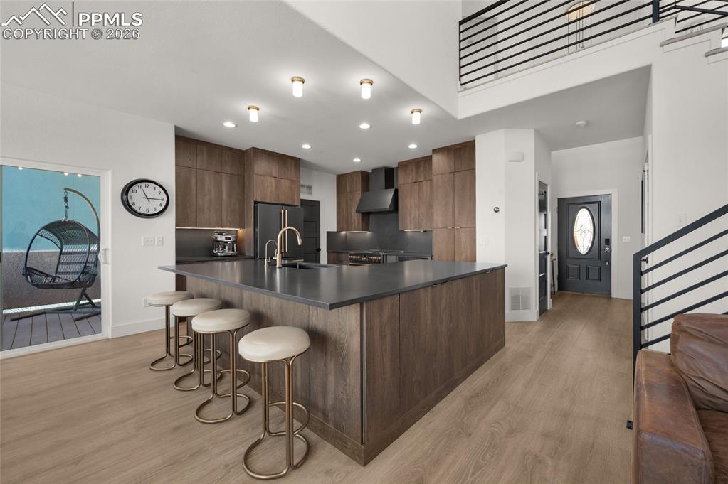 Image 4 of 42: Kitchen