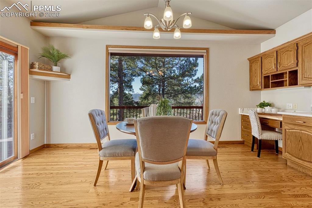 Image 12 of 35: Dining Area