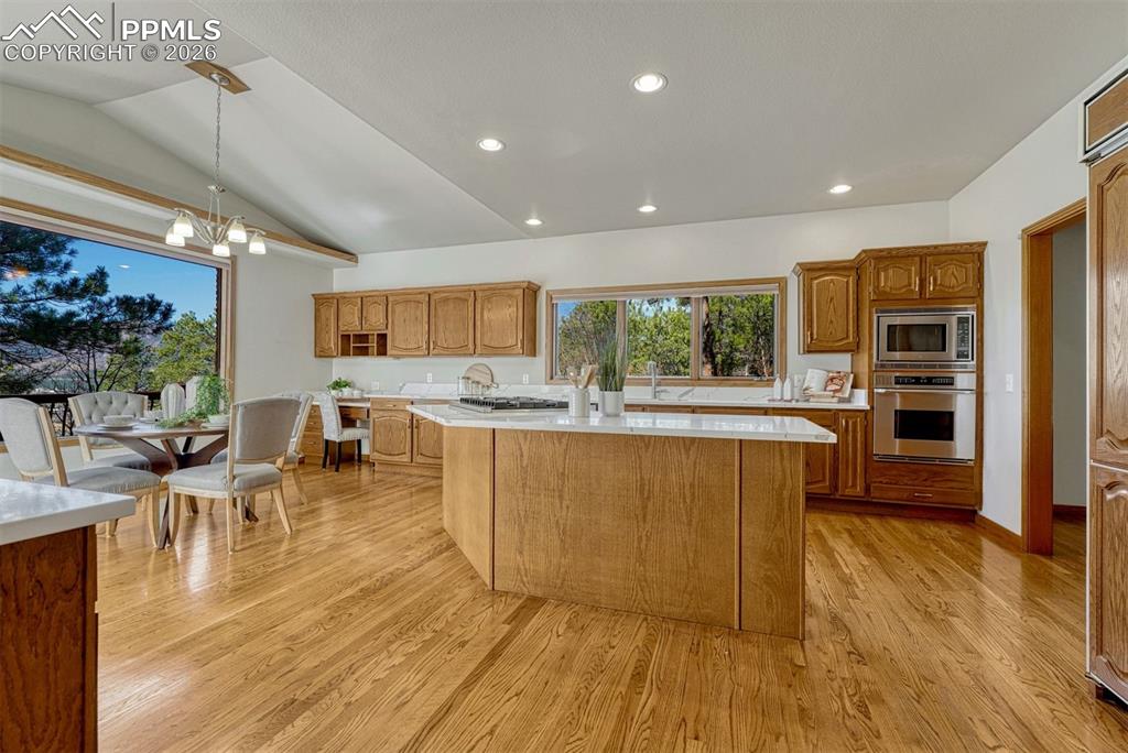 Image 13 of 35: Kitchen