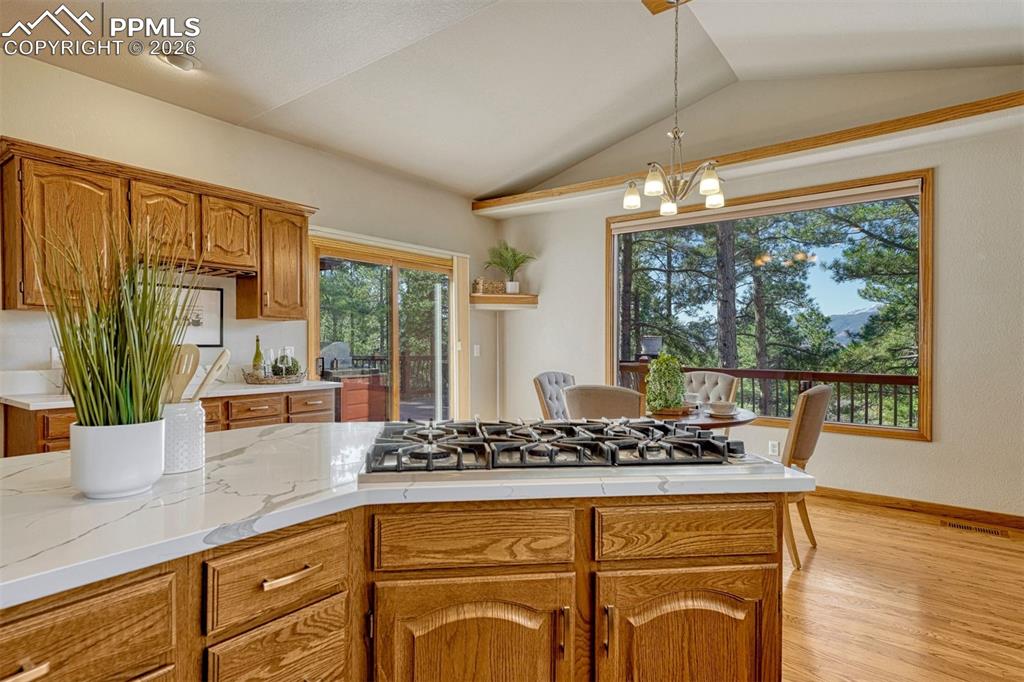 Image 14 of 35: Kitchen