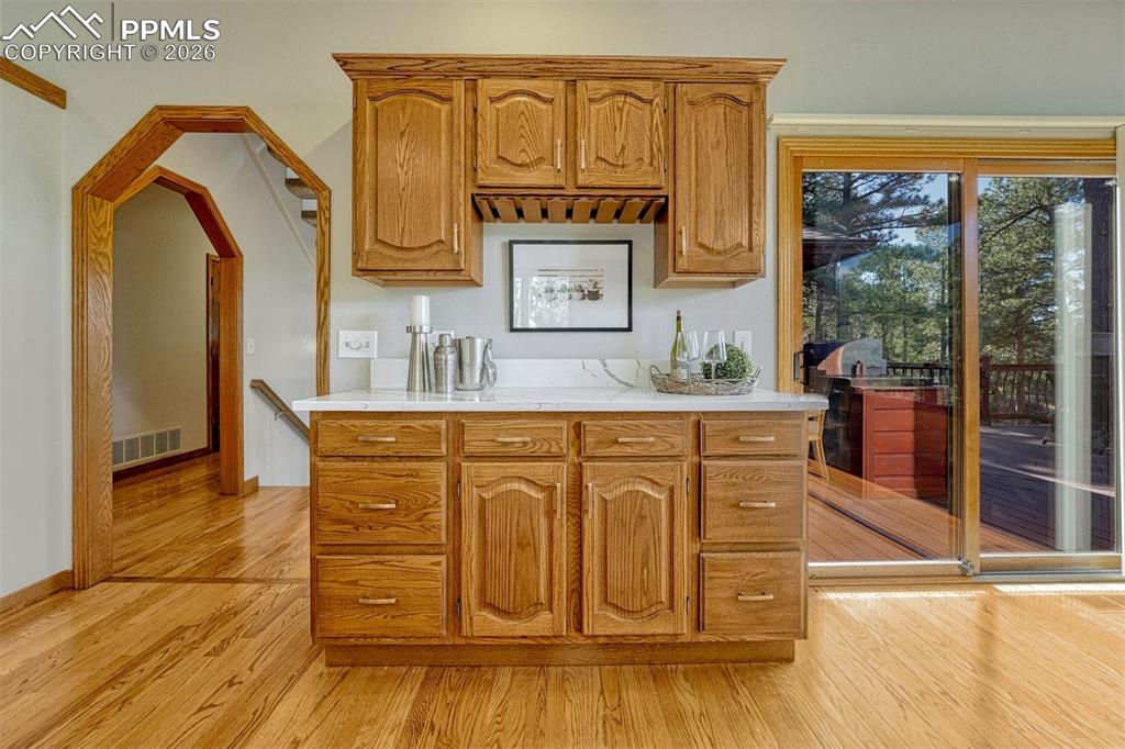 Image 15 of 35: Kitchen