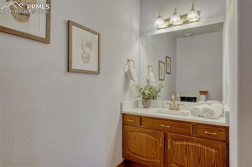 Image 17 of 35: Bathroom