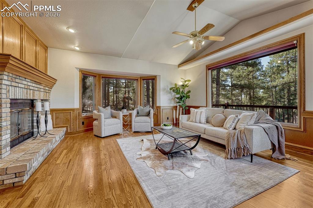 Image 3 of 35: Living Room