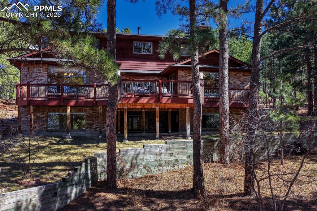 Image 33 of 35: Back of Structure