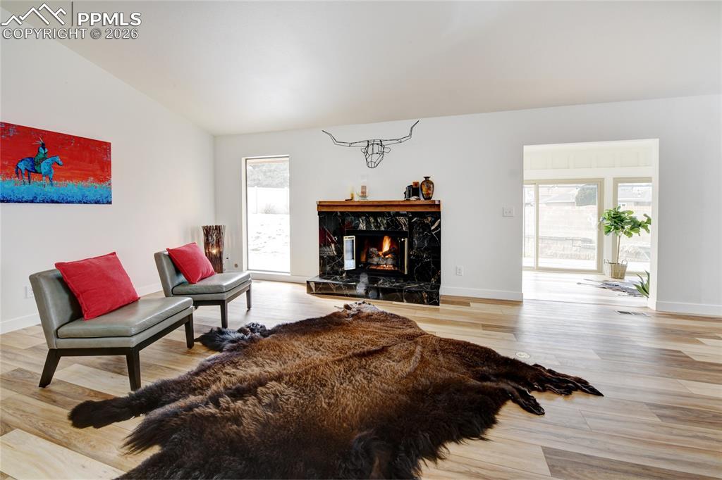 Image 8 of 40: Living Room