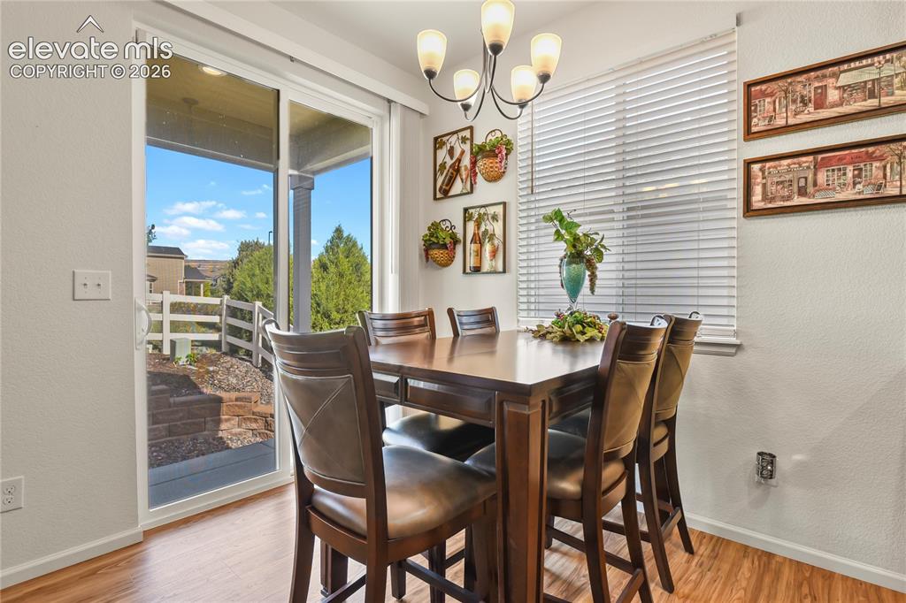 Image 10 of 30: Dining Area