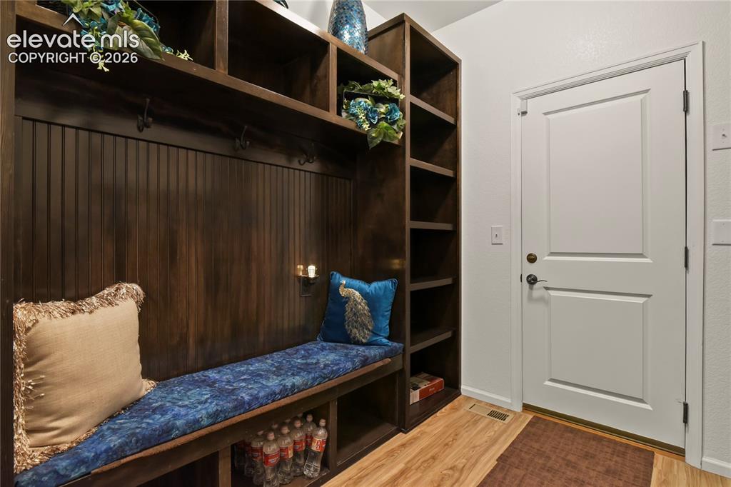 Image 19 of 30: Mud Room