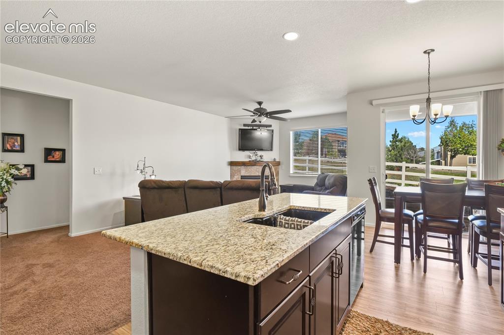 Image 8 of 30: Kitchen