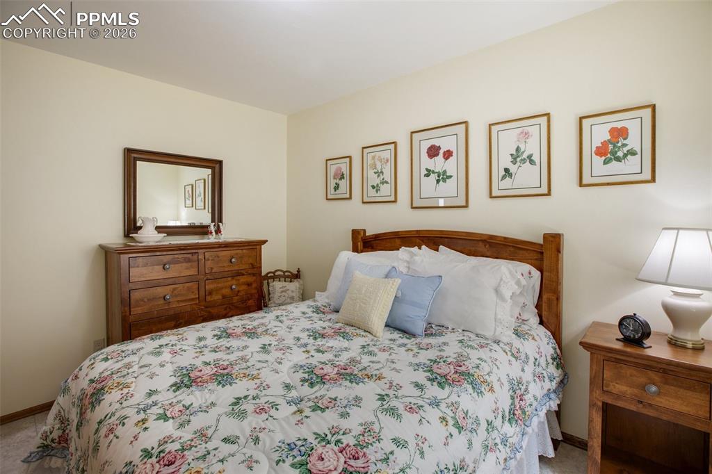 Image 30 of 50: Bedroom