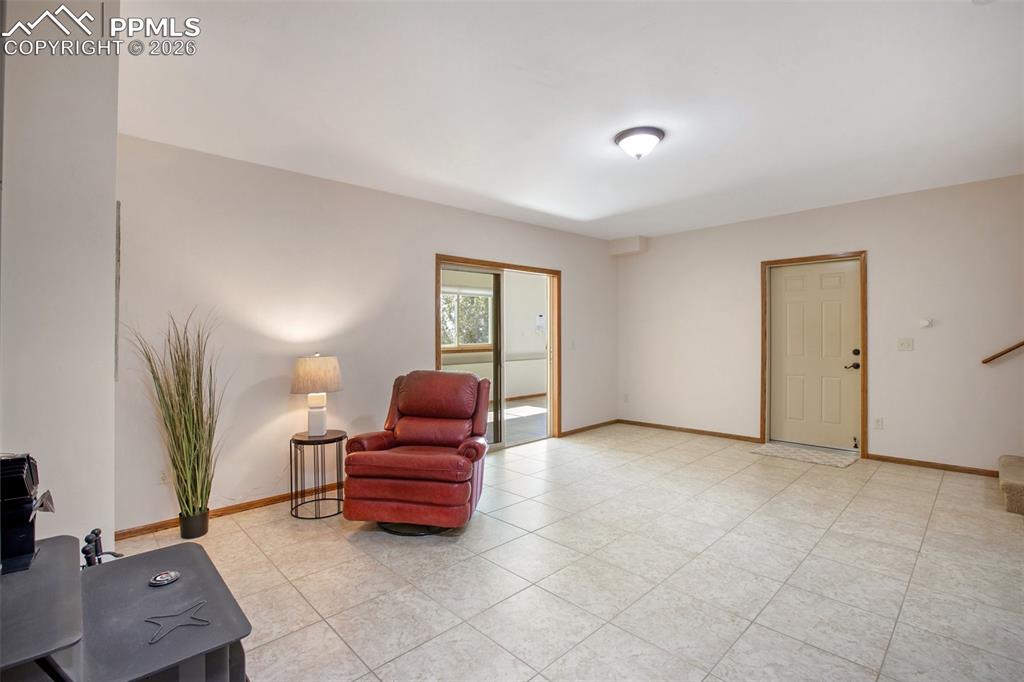 Image 32 of 50: Family Room