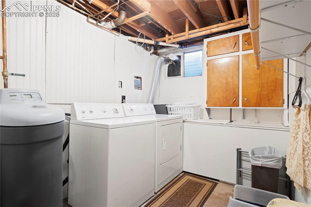 Image 22 of 42: Laundry