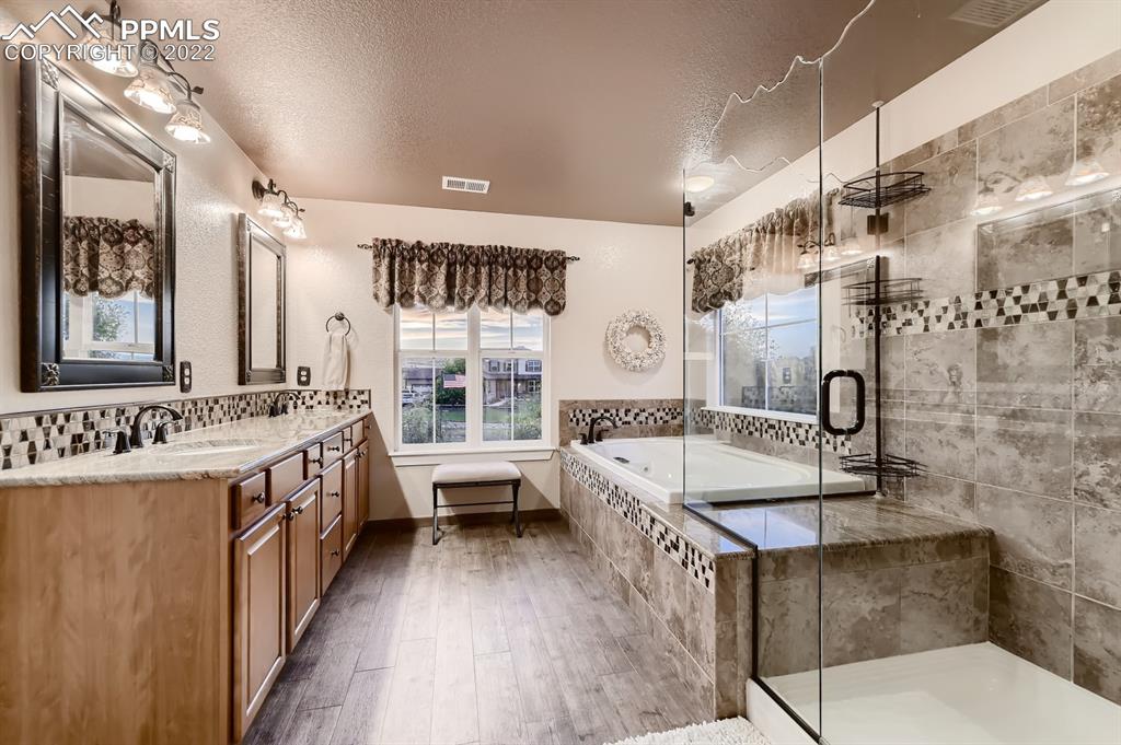 Listing 6216353, Image 16 of 28
