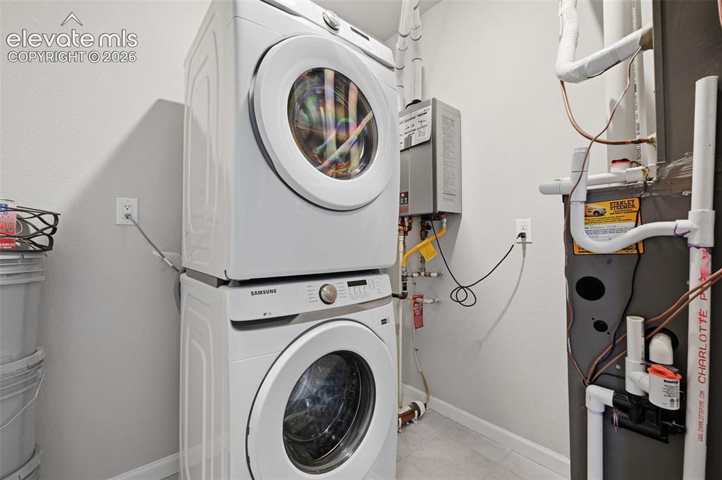 Image 18 of 18: Laundry