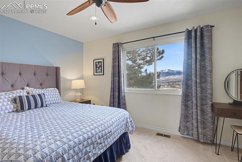 Image 18 of 46: Bedroom