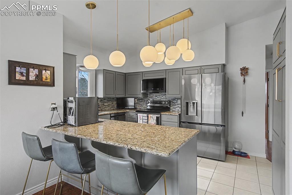 Image 2 of 46: Kitchen