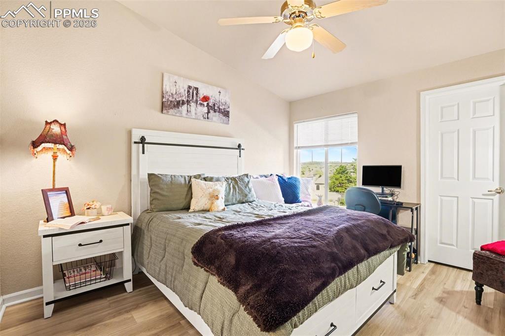 Image 14 of 21: Bedroom