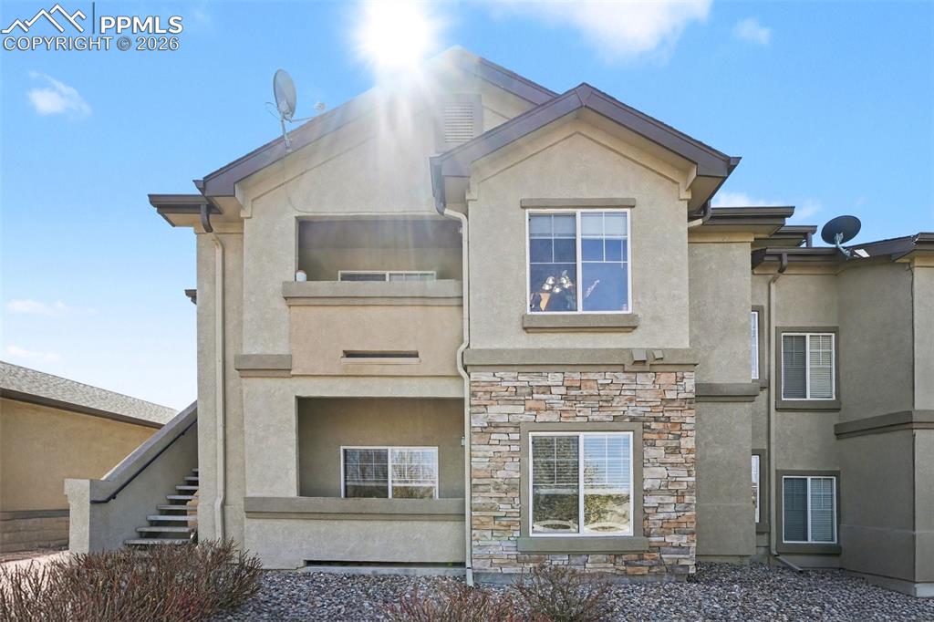 Image 4 of 21: Back of Structure