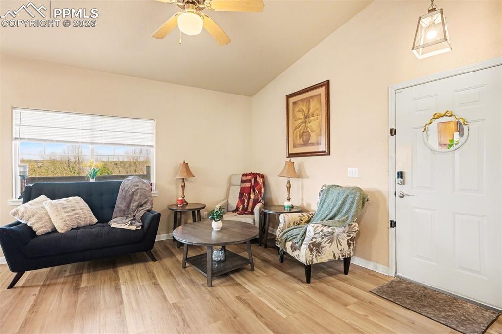 Image 6 of 21: Sitting Room