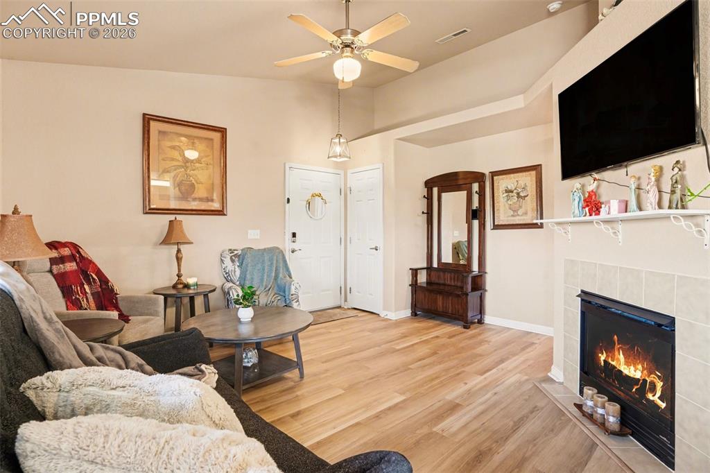 Image 8 of 21: Living Room