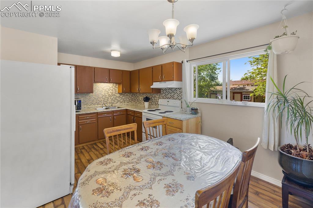 Listing 6217468, Image 10 of 33