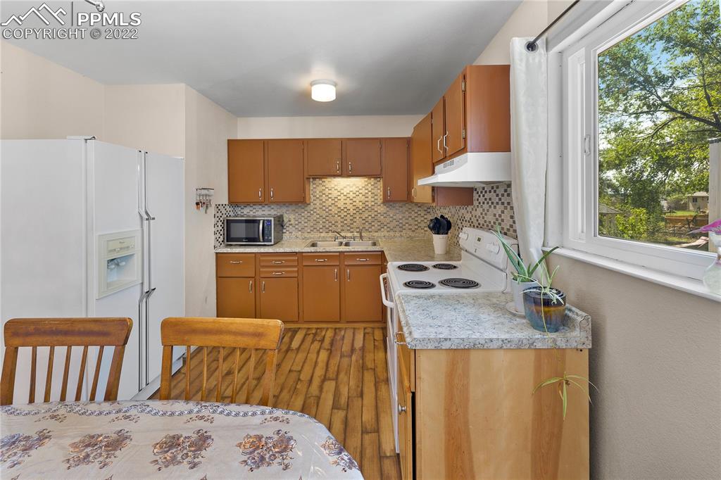 Listing 6217468, Image 11 of 33
