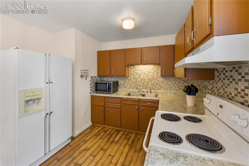 Listing 6217468, Image 12 of 33