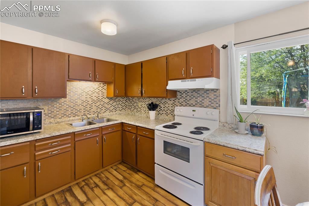 Listing 6217468, Image 13 of 33