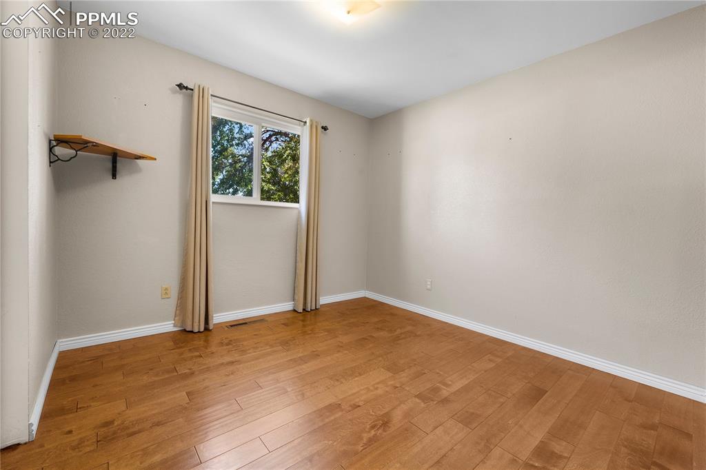 Listing 6217468, Image 20 of 33