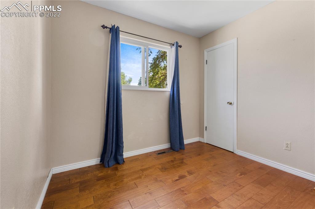 Listing 6217468, Image 23 of 33