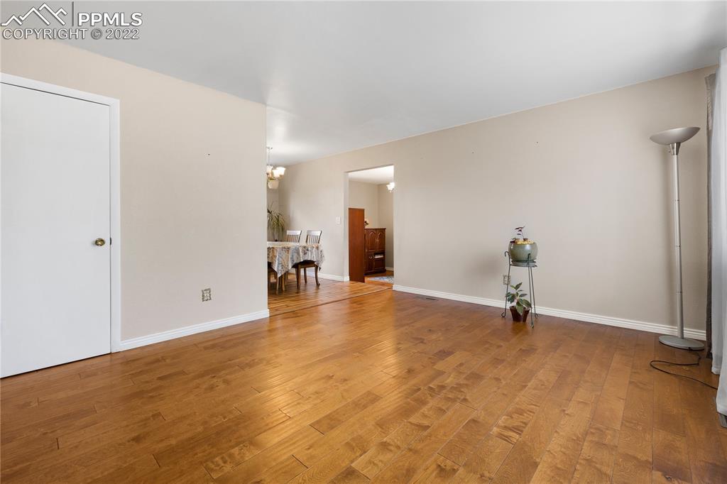 Listing 6217468, Image 6 of 33
