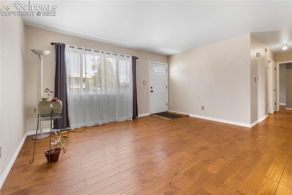 Listing 6217468, Image 9 of 33